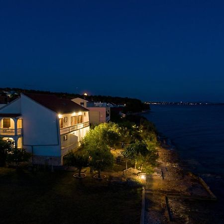 Family Friendly Seaside Apartments Kozino, Zadar - 5756 Petrcane Εξωτερικό φωτογραφία