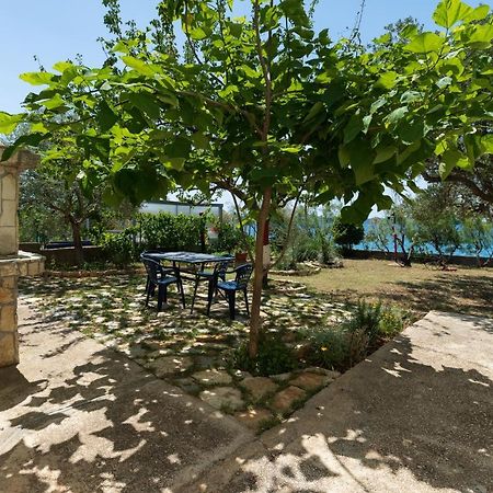 Family Friendly Seaside Apartments Kozino, Zadar - 5756 Petrcane Εξωτερικό φωτογραφία
