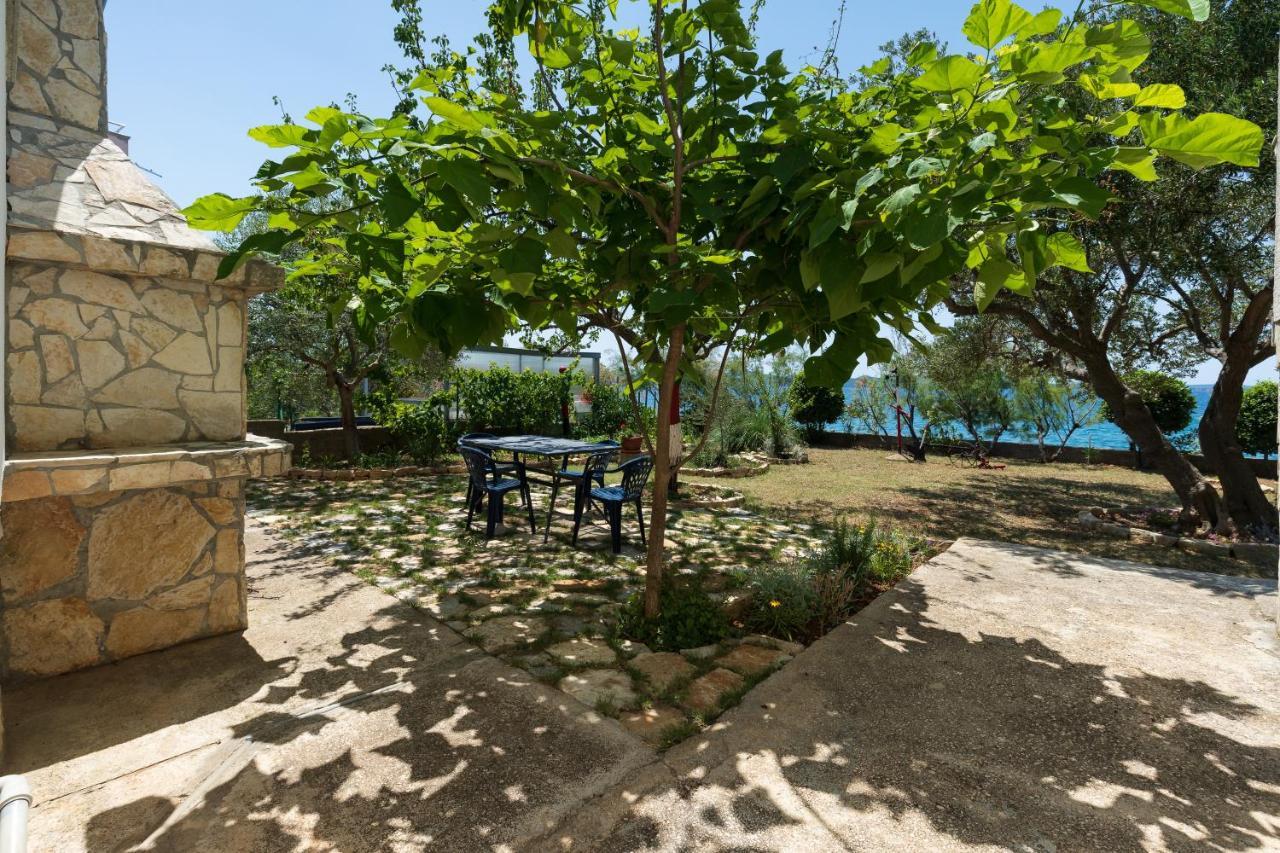 Family Friendly Seaside Apartments Kozino, Zadar - 5756 Petrcane Εξωτερικό φωτογραφία