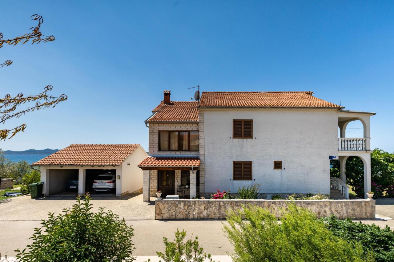 Family Friendly Seaside Apartments Kozino, Zadar - 5756 Petrcane Εξωτερικό φωτογραφία
