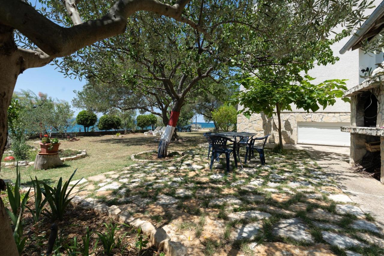 Family Friendly Seaside Apartments Kozino, Zadar - 5756 Petrcane Εξωτερικό φωτογραφία