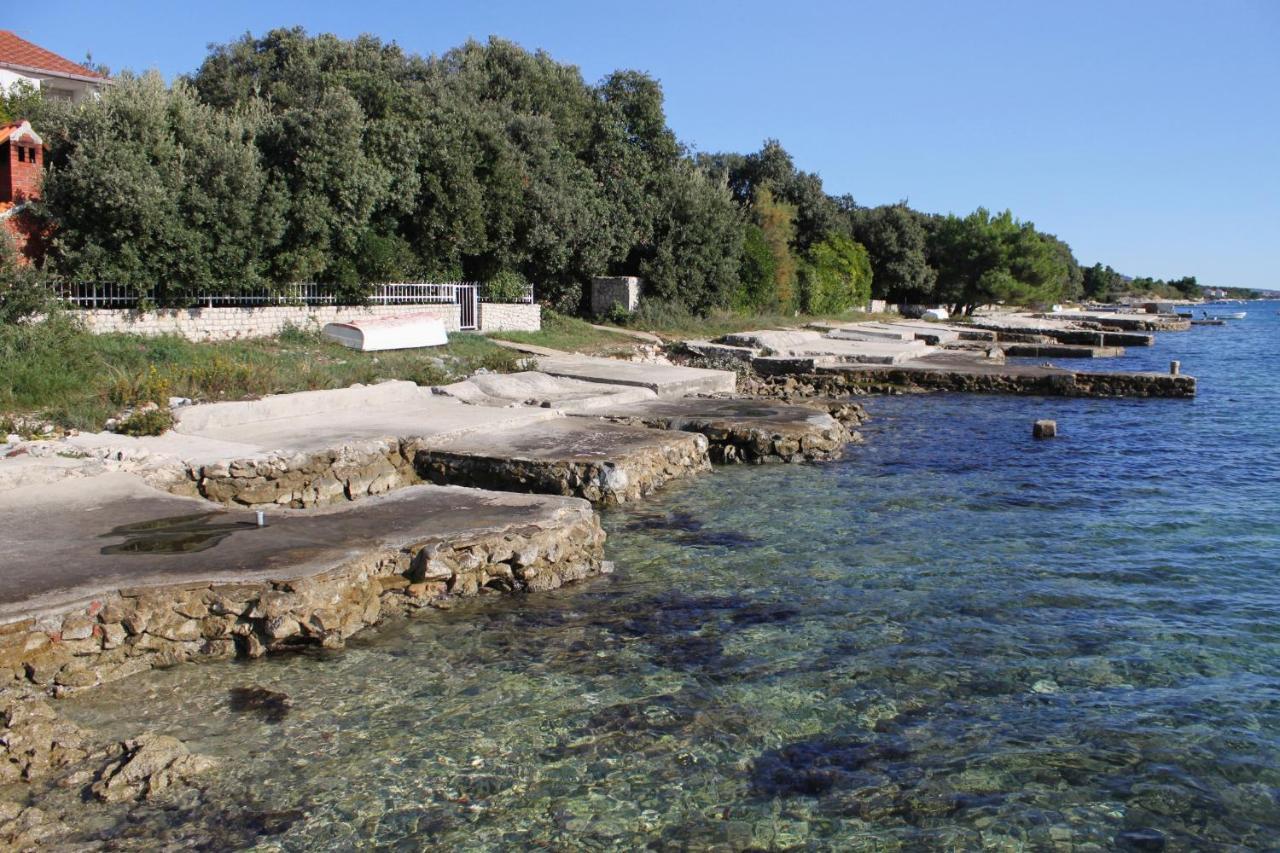 Family Friendly Seaside Apartments Kozino, Zadar - 5756 Petrcane Εξωτερικό φωτογραφία