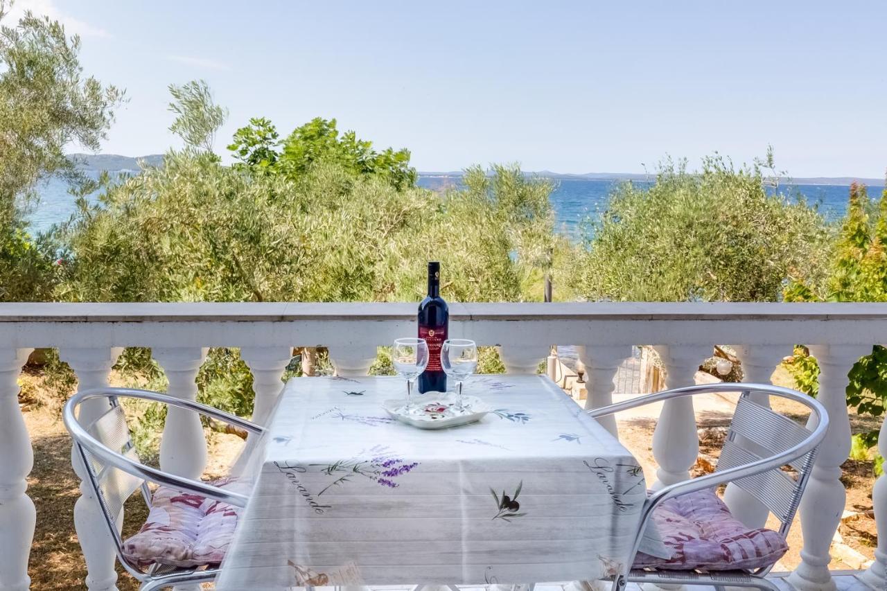 Family Friendly Seaside Apartments Kozino, Zadar - 5756 Petrcane Εξωτερικό φωτογραφία