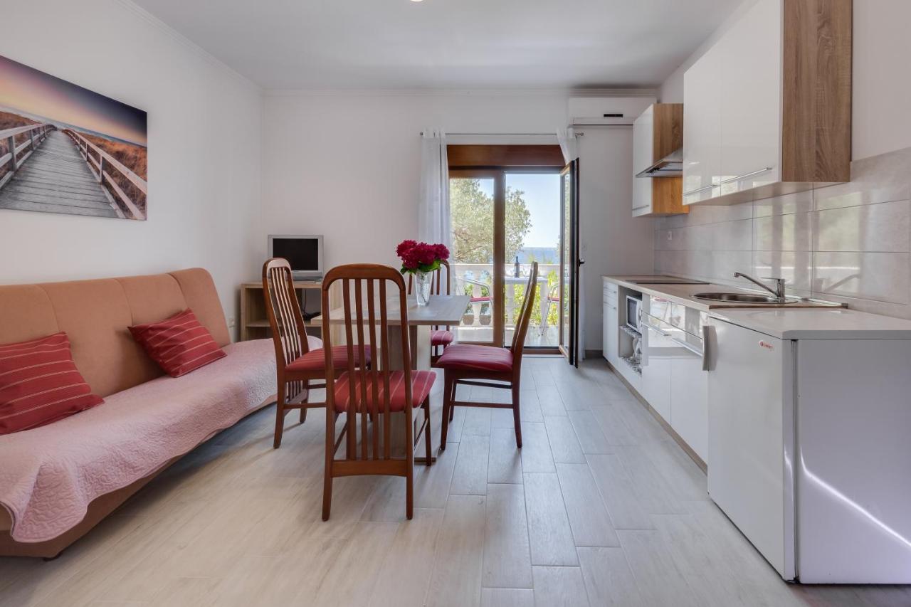 Family Friendly Seaside Apartments Kozino, Zadar - 5756 Petrcane Εξωτερικό φωτογραφία