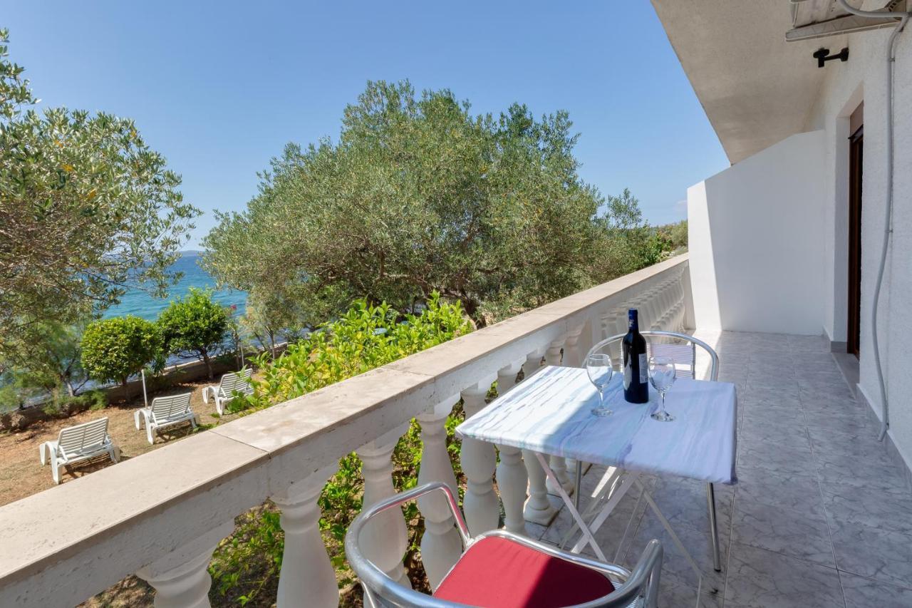 Family Friendly Seaside Apartments Kozino, Zadar - 5756 Petrcane Εξωτερικό φωτογραφία