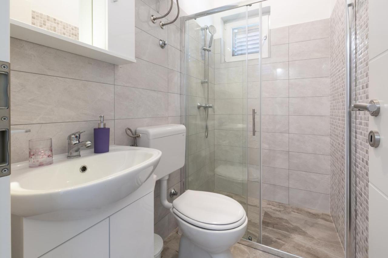 Family Friendly Seaside Apartments Kozino, Zadar - 5756 Petrcane Εξωτερικό φωτογραφία