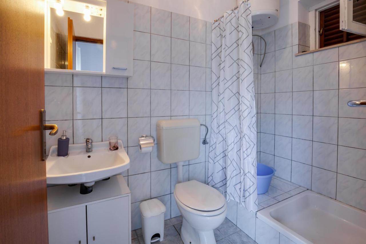 Family Friendly Seaside Apartments Kozino, Zadar - 5756 Petrcane Εξωτερικό φωτογραφία