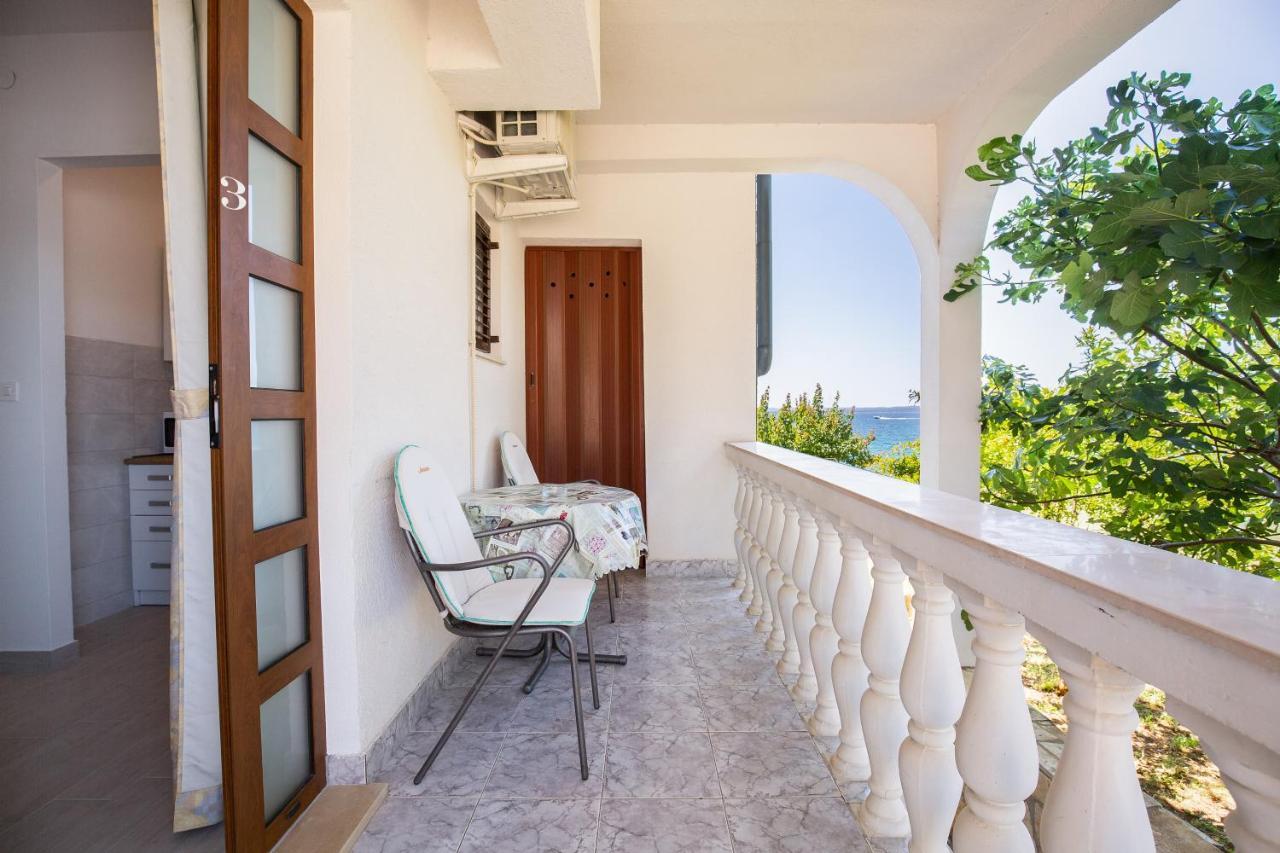 Family Friendly Seaside Apartments Kozino, Zadar - 5756 Petrcane Εξωτερικό φωτογραφία